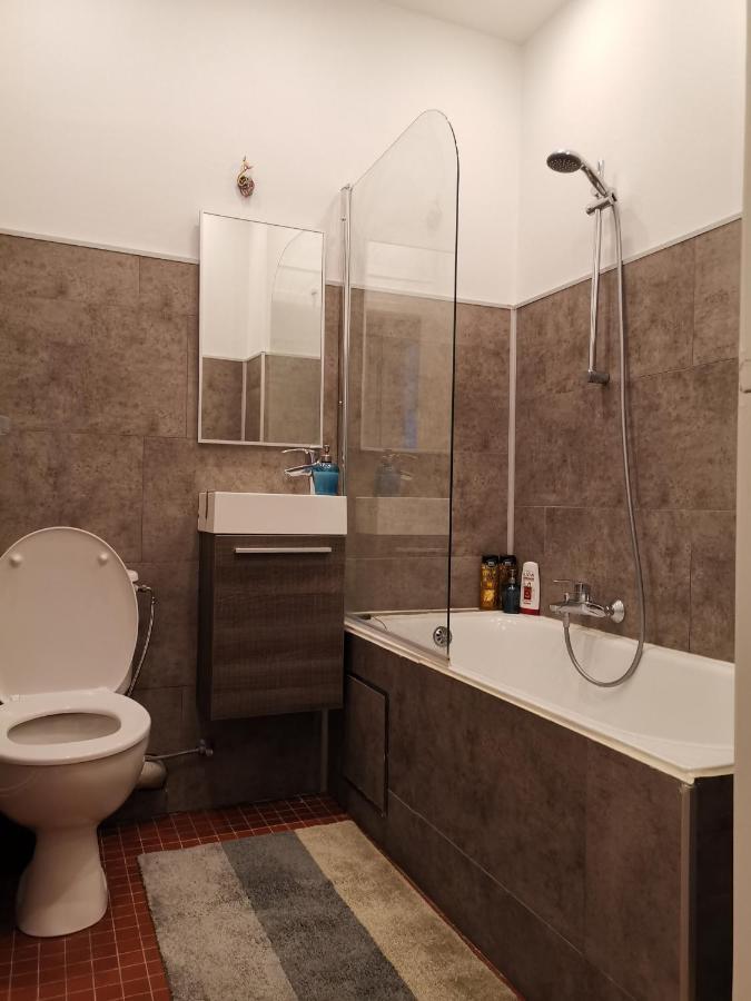 Florya Studio Woluwe ブリュッセル エクステリア 写真